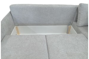 Pilka kampinė sofa su miegojimo funkcija ir patalynės dėže
